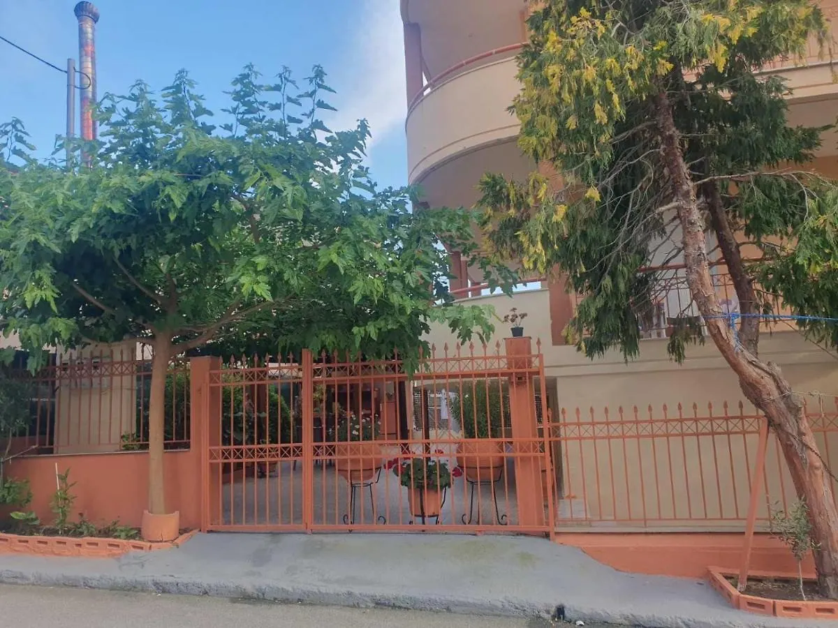 Elle Apartment By Alp Hospitality Services Nea Kallikrateia اليونان
